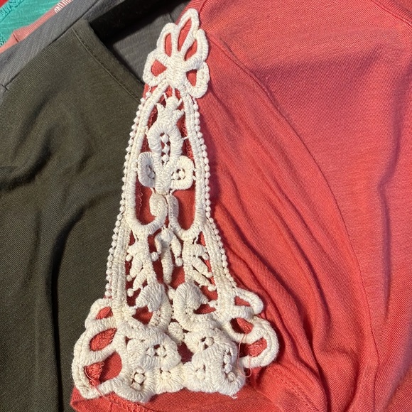 Nice Blouse with Lace - Picture 4 of 5